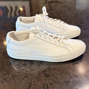 COMMON PROJECTS Original Achilles
Leather Sneakers